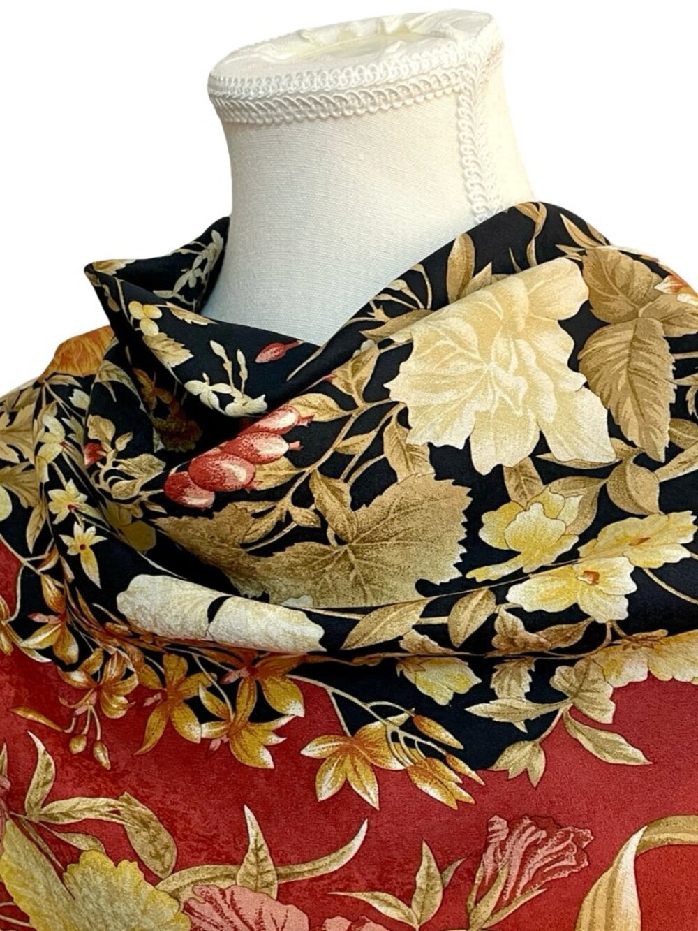 Jim Thompson Floral Silk Scarf 🌺 Rusty Red & Black Botanical Print | 33 x 32 - Picture 4 of 9